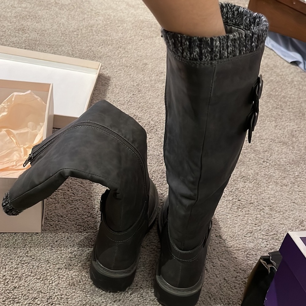 Boots - Picture 4 of 6